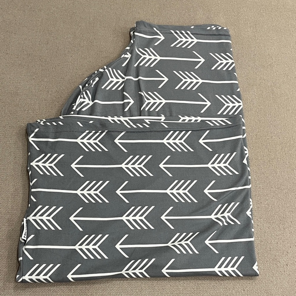 Nursing Cover Breastfeeding, car seat Chic Gray Fabric with White Arrow Design